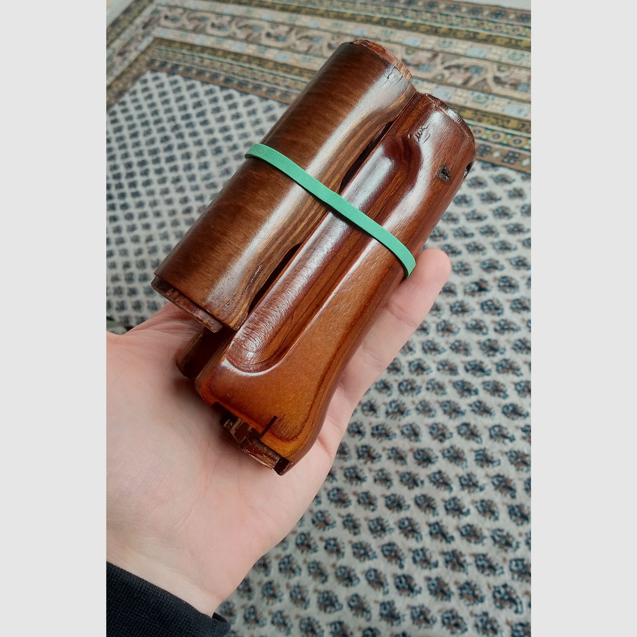 Protezione in legno per AKS-74u / Krinkov russo con molla e distanziatore Tula circa 1985 protezione in legno AKSU