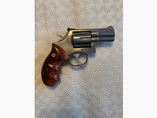 Smith & Wesson Modell 686 – Kaliber .357 Magnum – Lauflänge 2,5” – sehr wenig geschossen (ca. 10 Schuss)