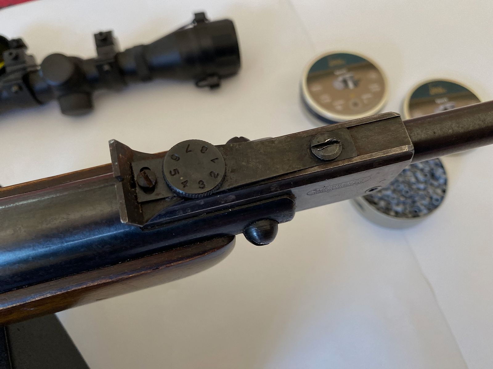 Luftgewehr Weihrauch HW 50 4,5 mm, mit Zielfernrohr, Kugelfang und 1.000 Kugeln