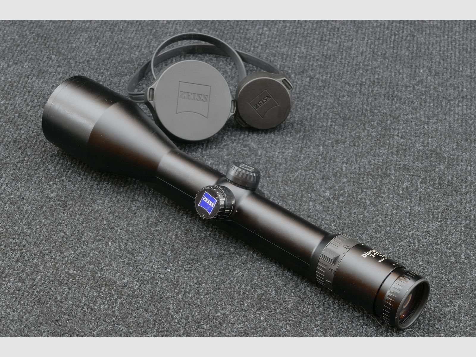 ZEISS Diavari VM 3–12x56 T* – illuminated reticle 44 / night reticle – ZEISS internal rail