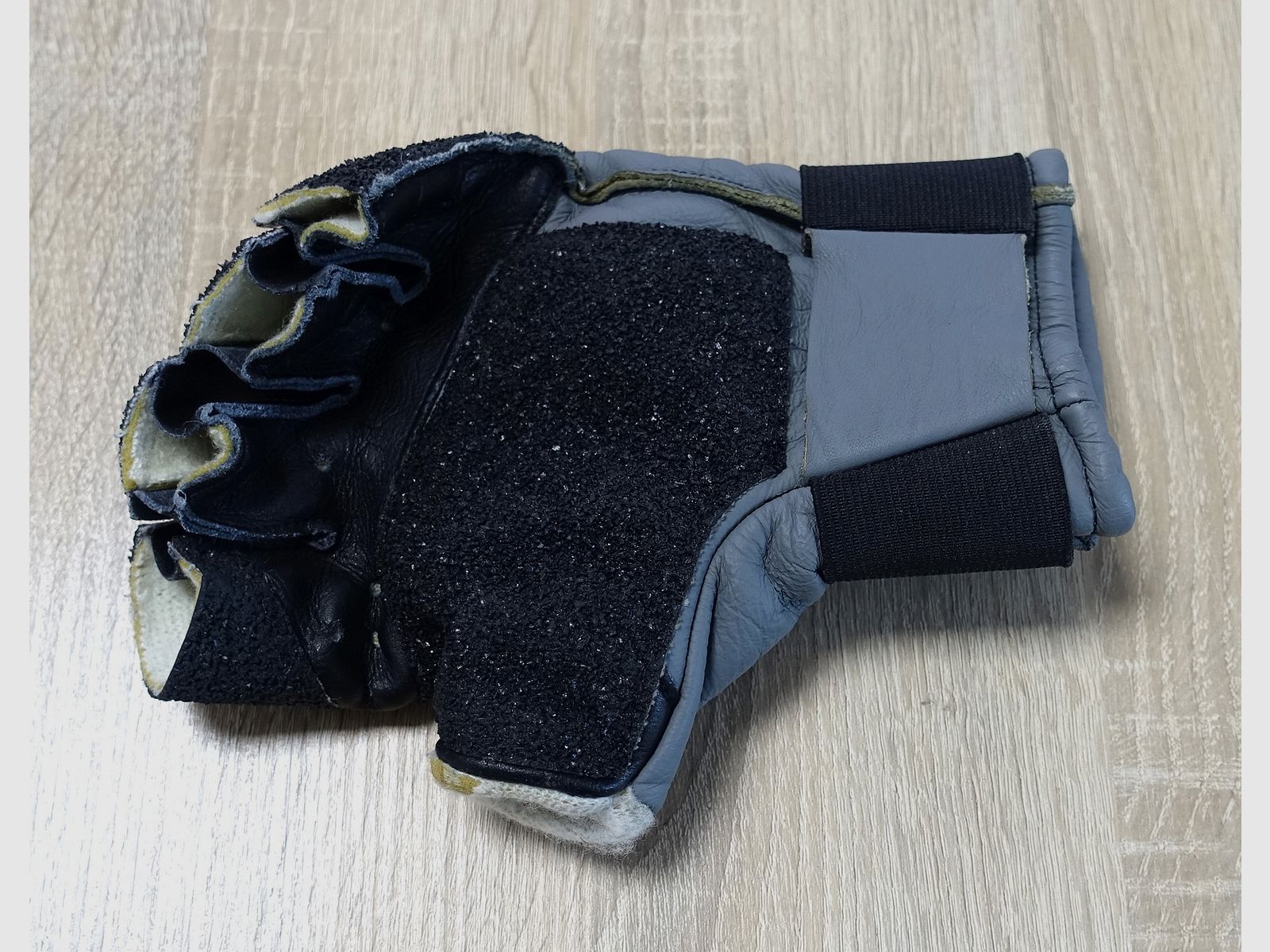 Shooting glove Anschütz and Simetra / Size L and M