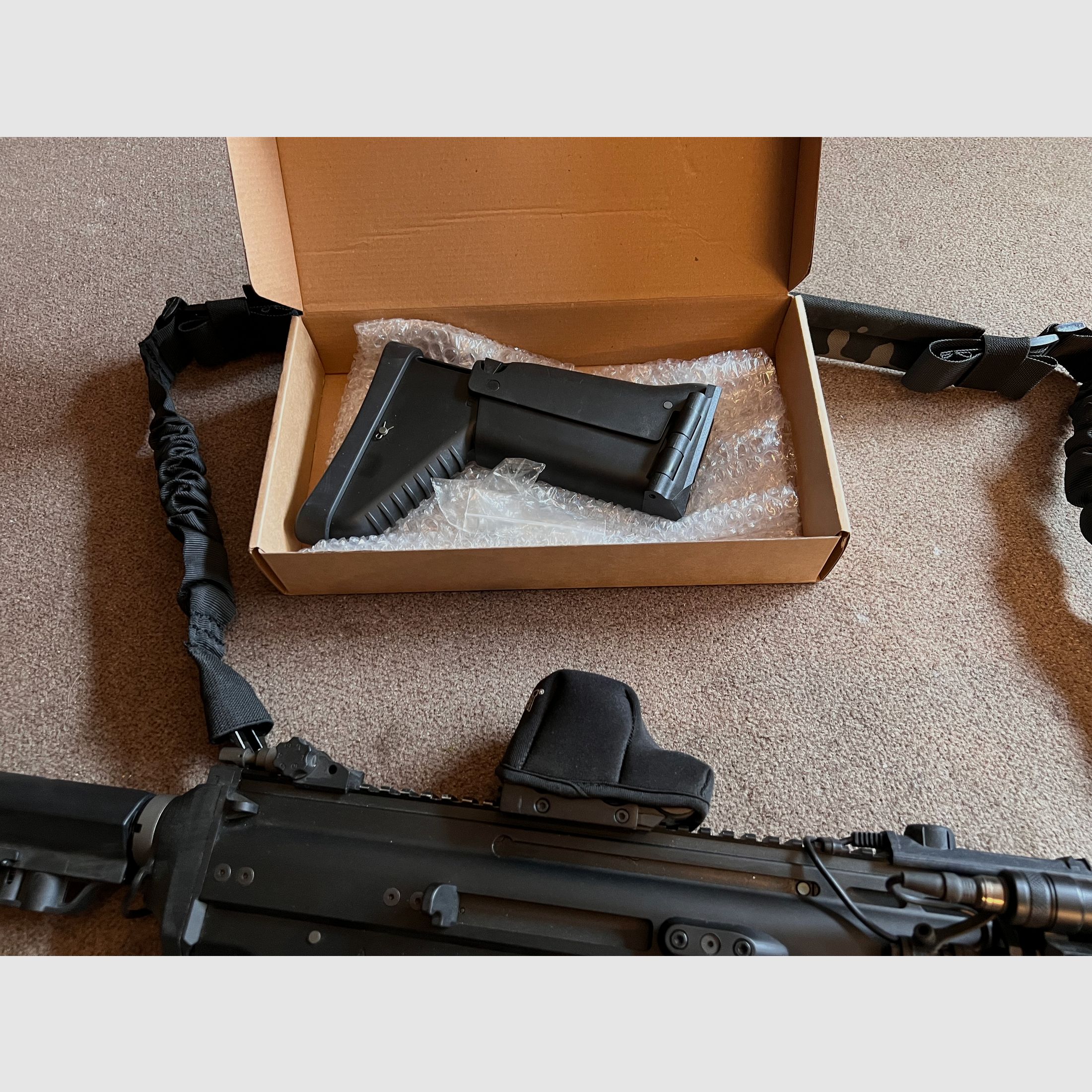 WE Scar L MK 16 in black with a lot of accessories GBB Open Bolt 6mm BB Airsoft