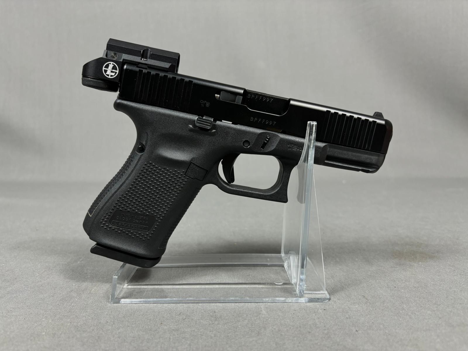 Glock 19 Gen. 5 in 9mm Luger mit Leupold Delta Dot