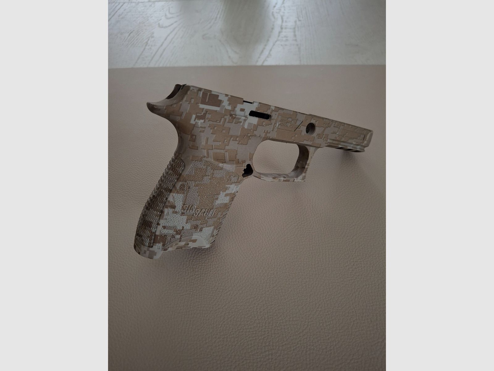 Oryginalny chwyt do Sig Sauer P250/P320 Camo, zdjęcie 2 z 8