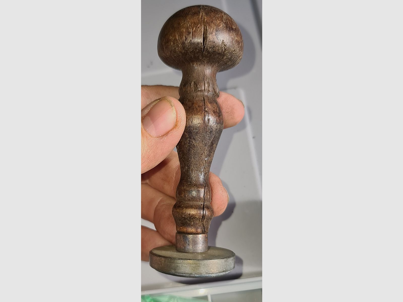 MEHRERE DEKO ARTIKEL AUS WEHRMACHT ZEITEN 1939 - 1945 /  ASCHENBECHER , MEDAILLE,  ANSTECK NADEL, PIN, STANZEISEN, STEMPEL, GRANATE, HÜLSE, FLACK, HÜLSE , PATRONE , SS, HJ, SA, KRIEG, METALL, ------>! BESCHREIBUNG LESEN ! <------