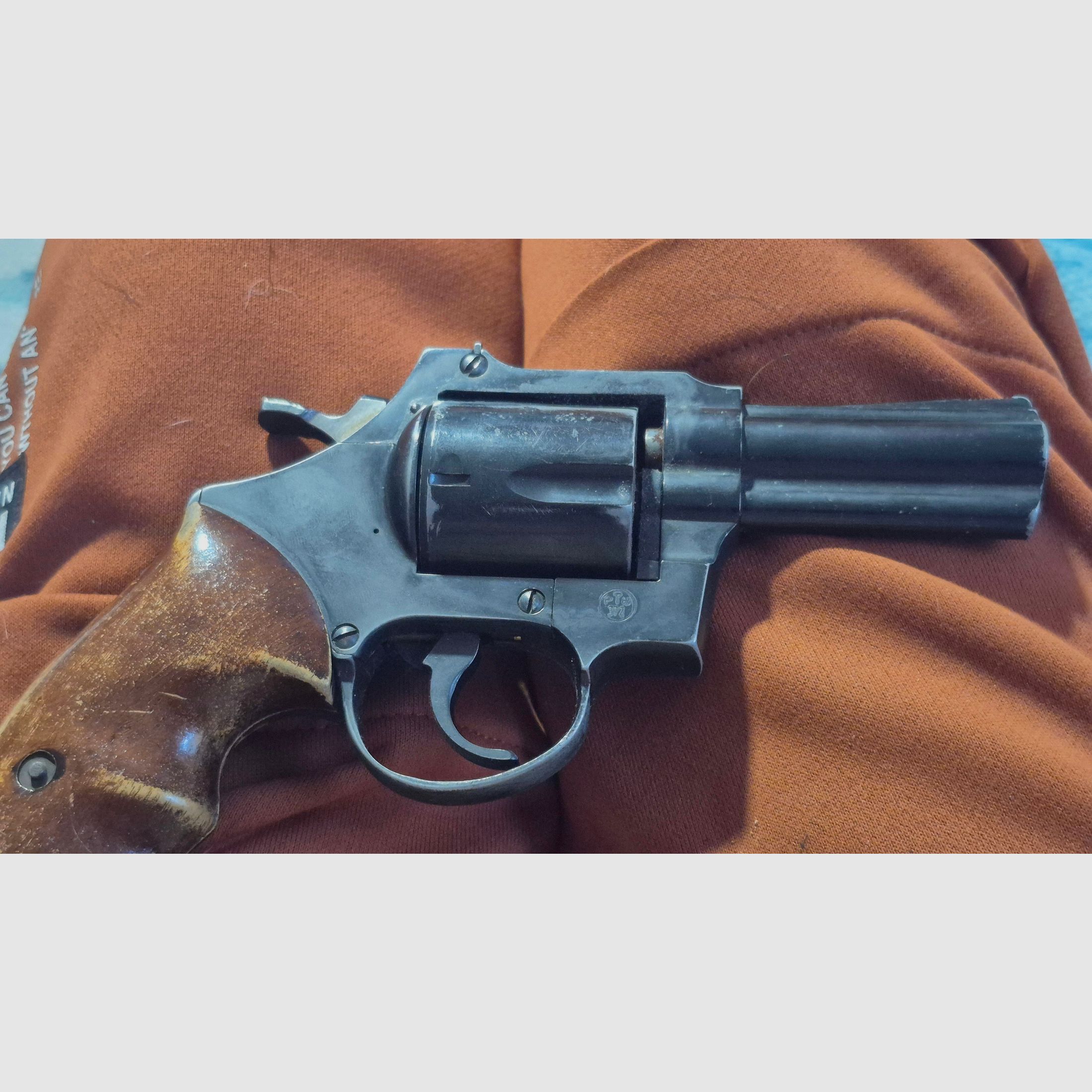 ME 453 kal. Rewolwer z śladami użytkowania