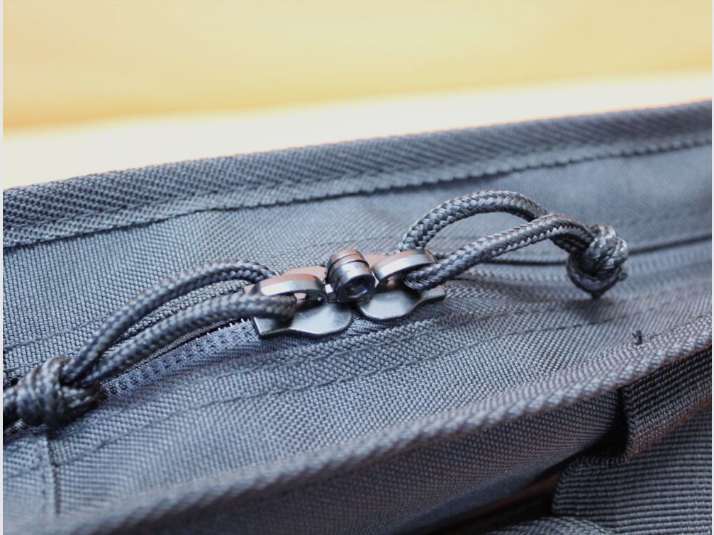 UTG - Leapers UTG Alpha Battle Carrier Sling Pack 34" Black/Metallic Grey (PVC-PSP34) Waffentasche (ca.86x36x15cm)