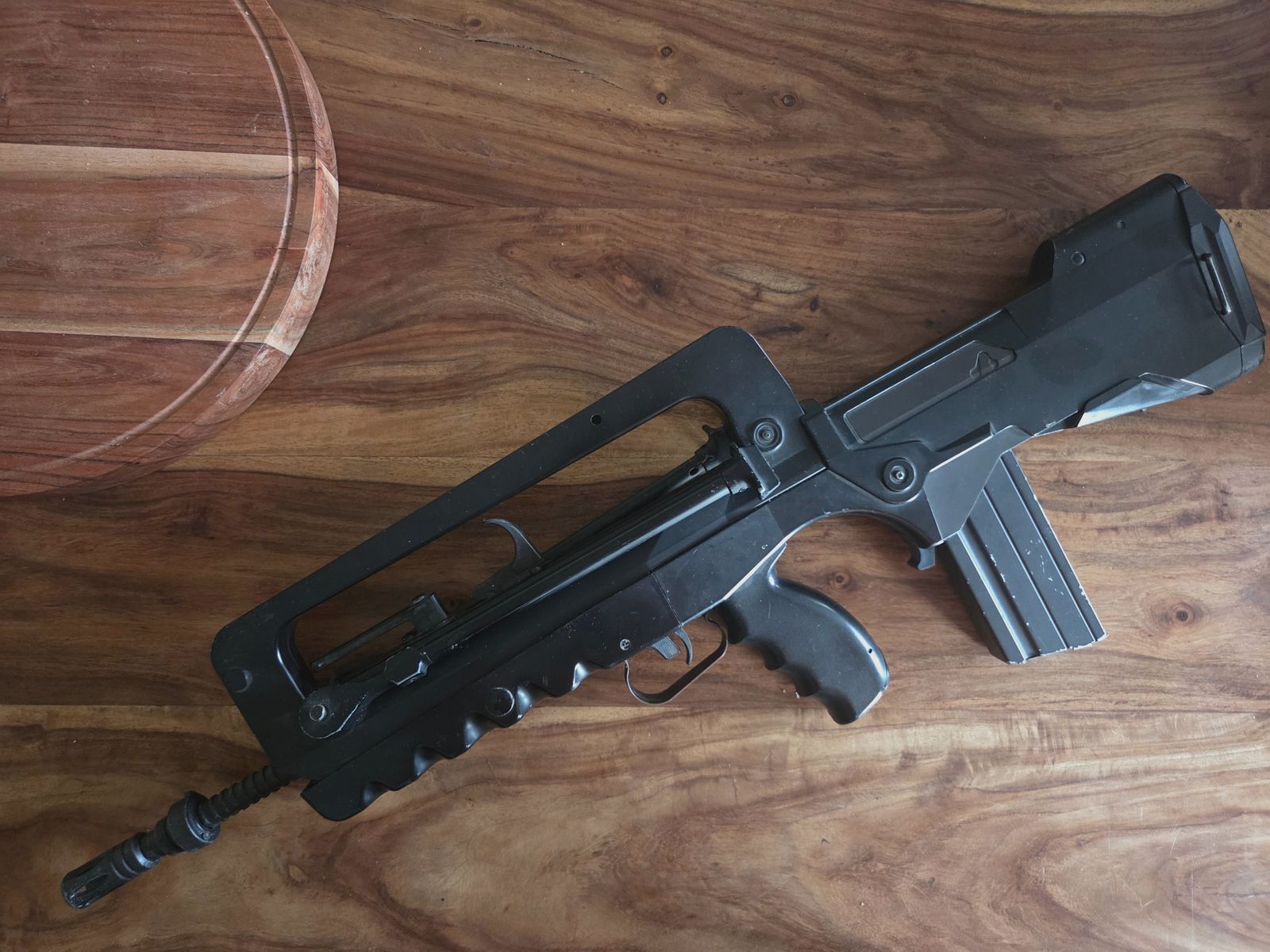FA-MAS 5.56-F1 Softair / Airsoft – Kal. 6 mm BB – F im Fünfeck