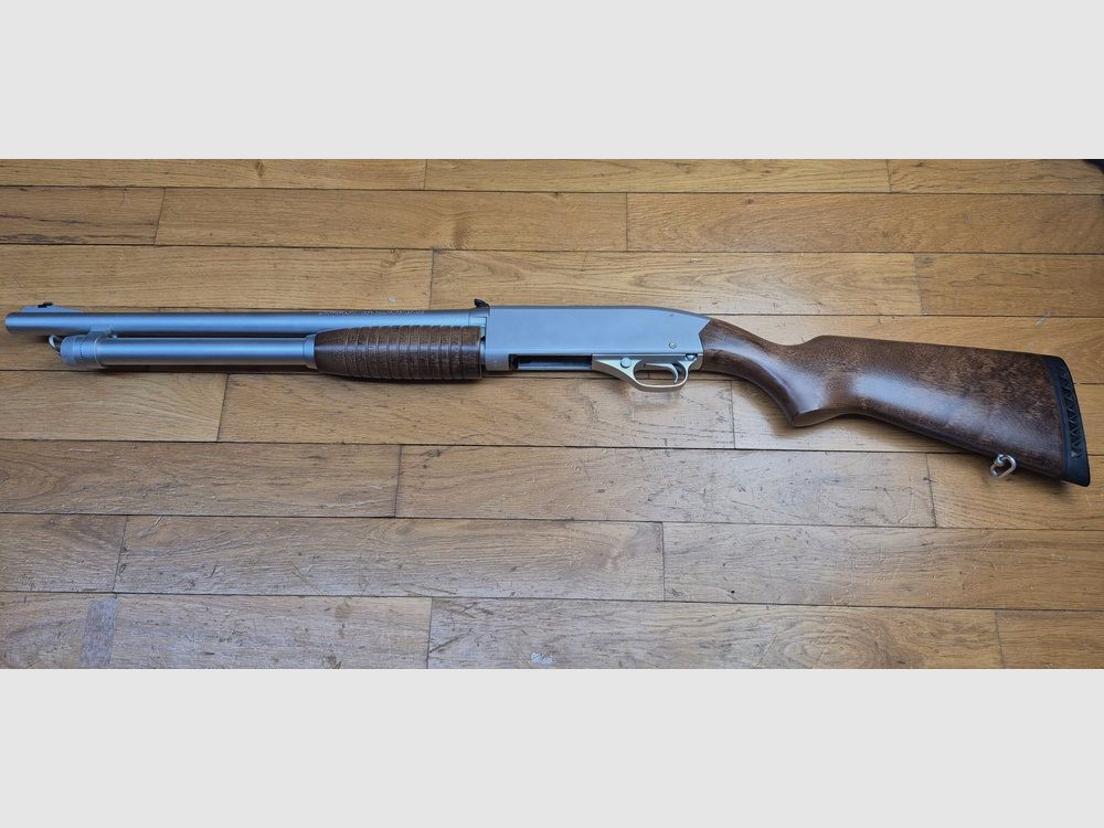 Bellissimo fucile a pompa Winchester Model 1300 – Versione rara in acciaio inossidabile « Security Police » – Cal. 12/76 – Finitura satinata integrale inossidabile (cromo su acciaio inossidabile) – Meccanica e legno impeccabili – Arma in stato di quasi nuovo – TBE++, immagine 26 di 34