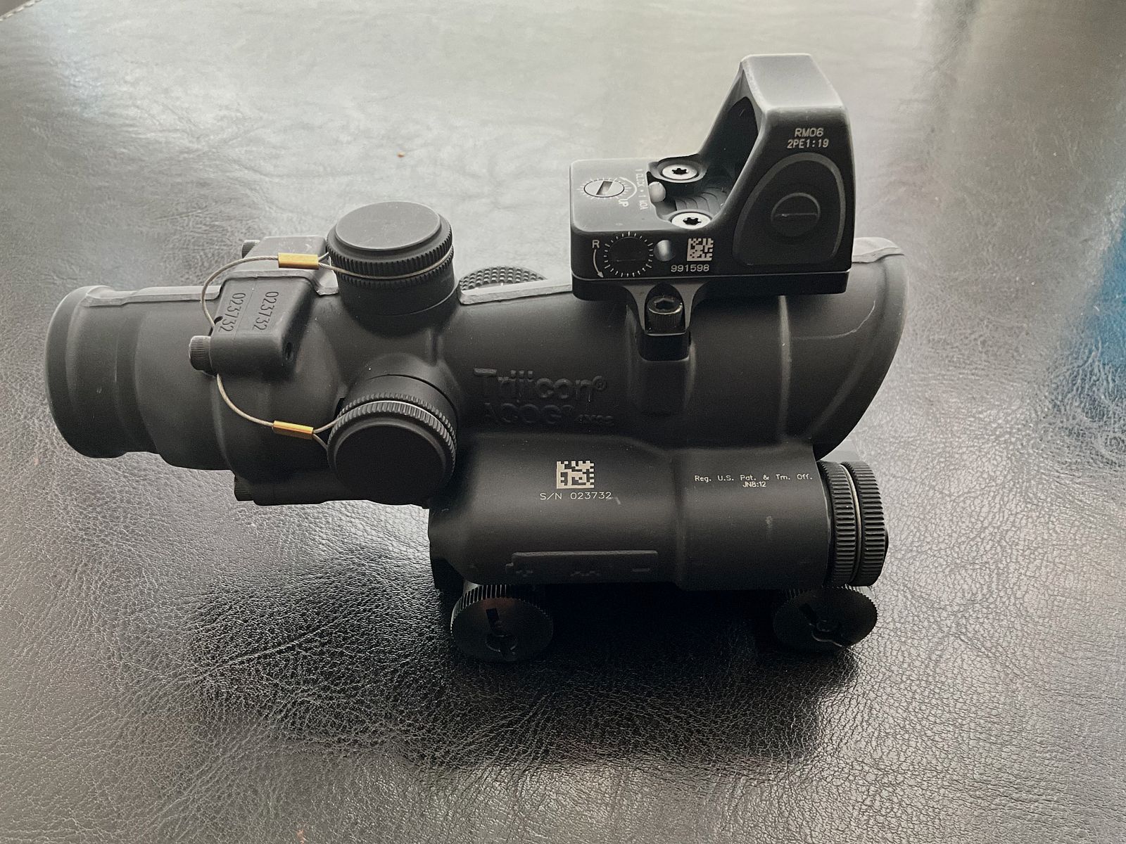 Trijicon LED ACOG 4x32 Scooe plus Adjustable Trijicon RMR