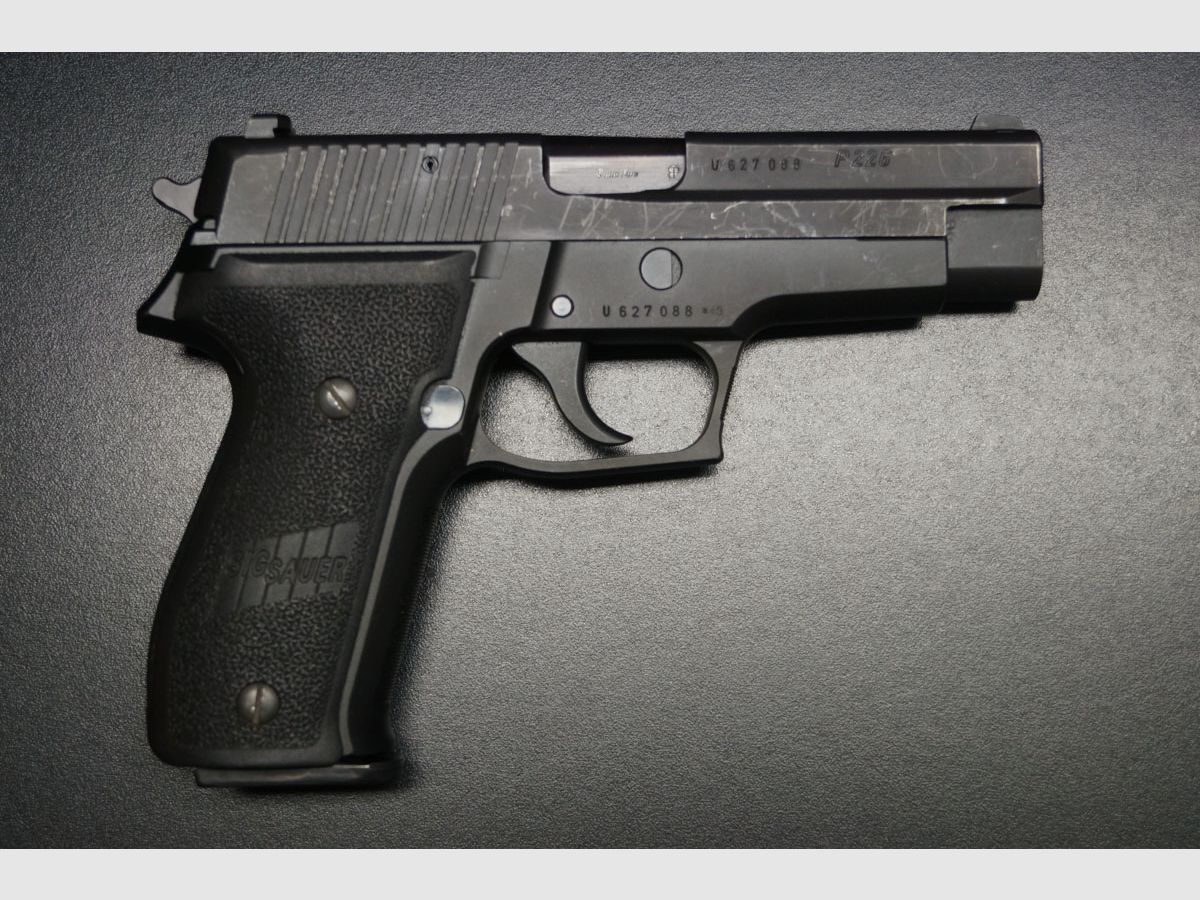 Sig Sauer P226, Bild 1 von 6