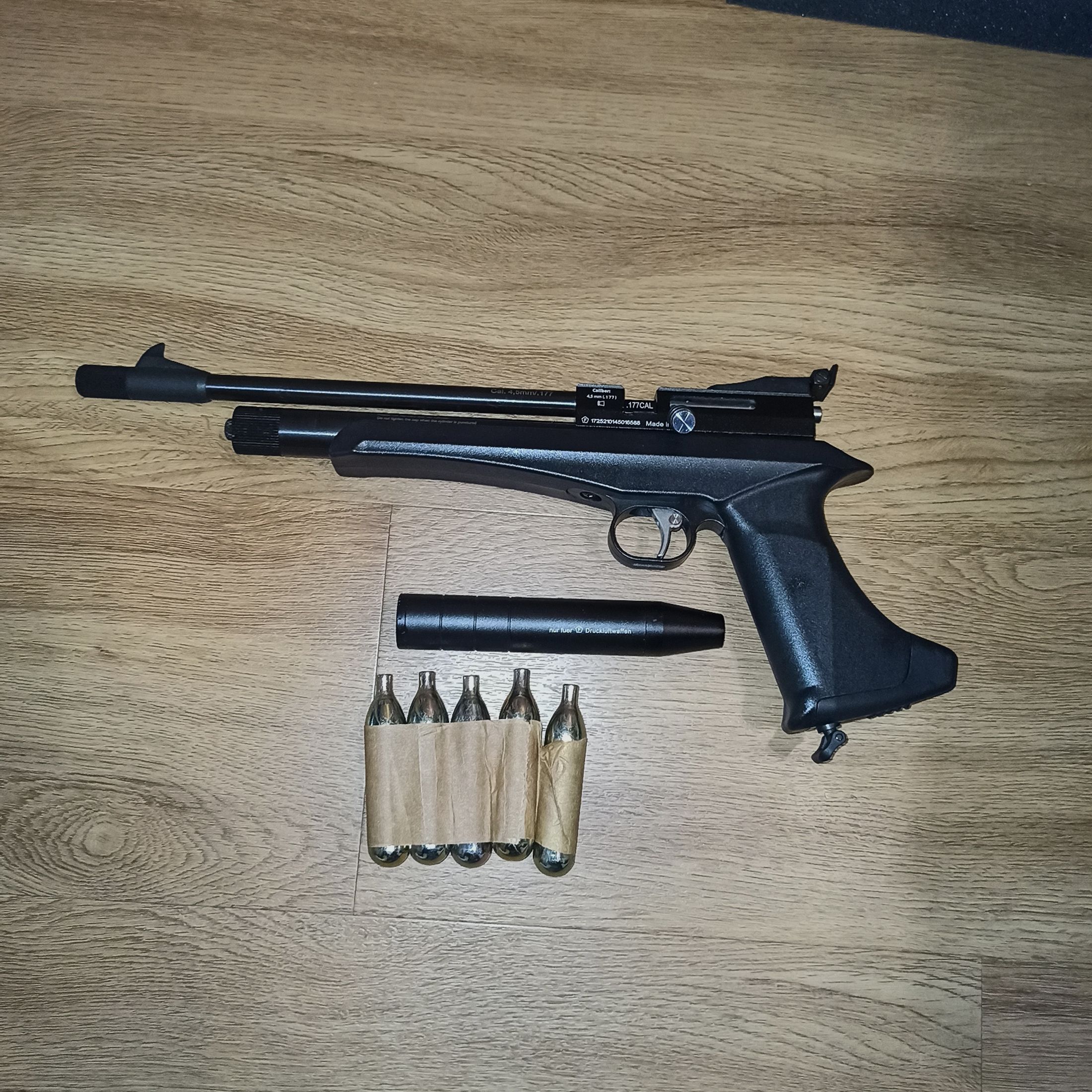 Diana Chaser Rifle Set 4.5mm with a lot of accessories.