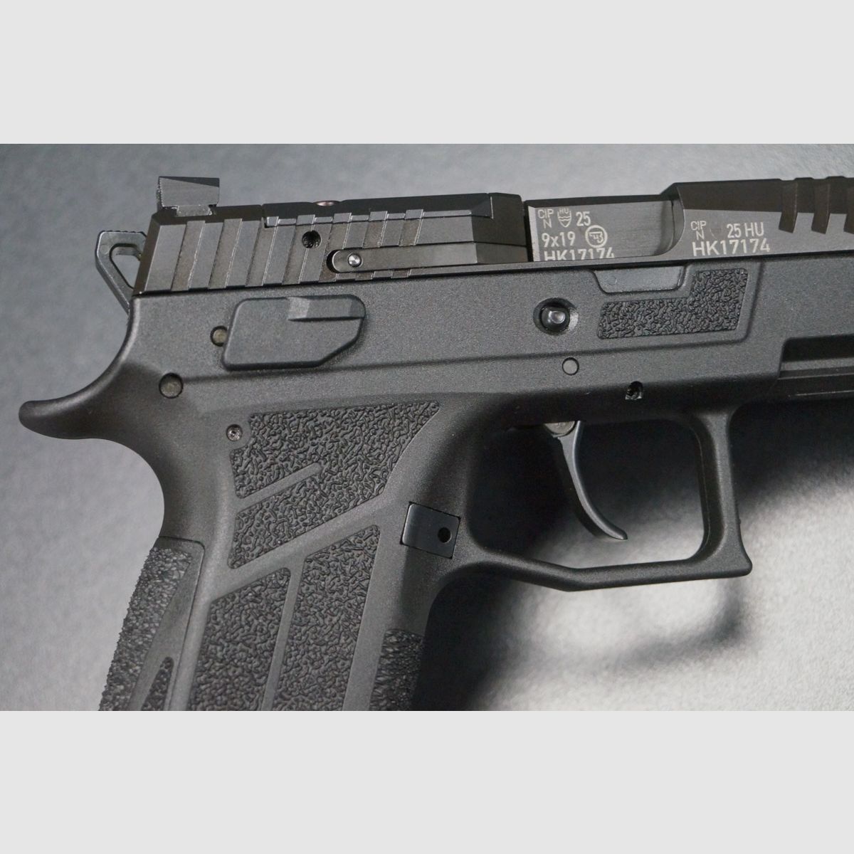 CZ P-09 Nocturne, image 3 sur 6