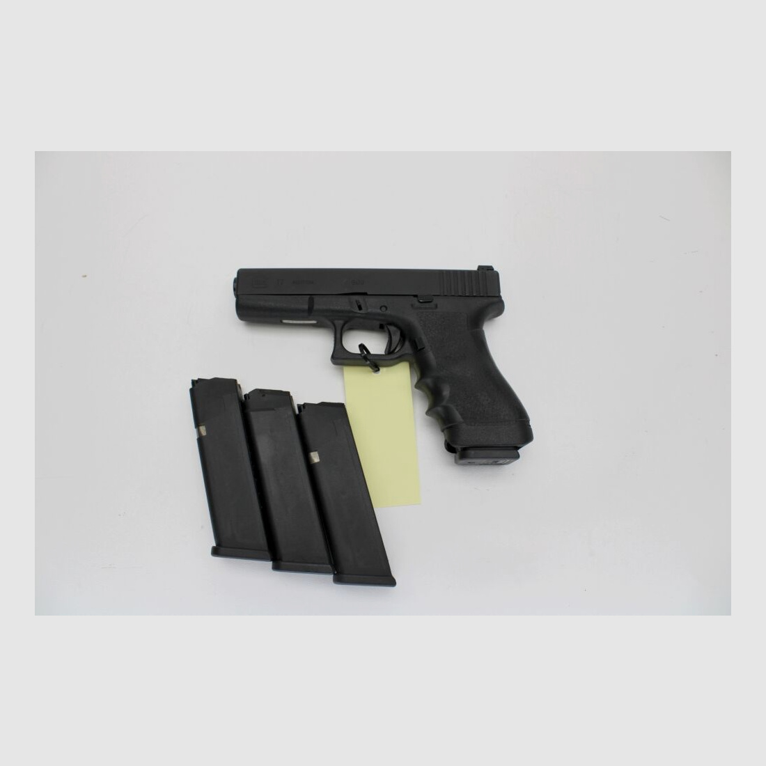 Pistola Glock 17 con 4 caricatori 9mm Luger