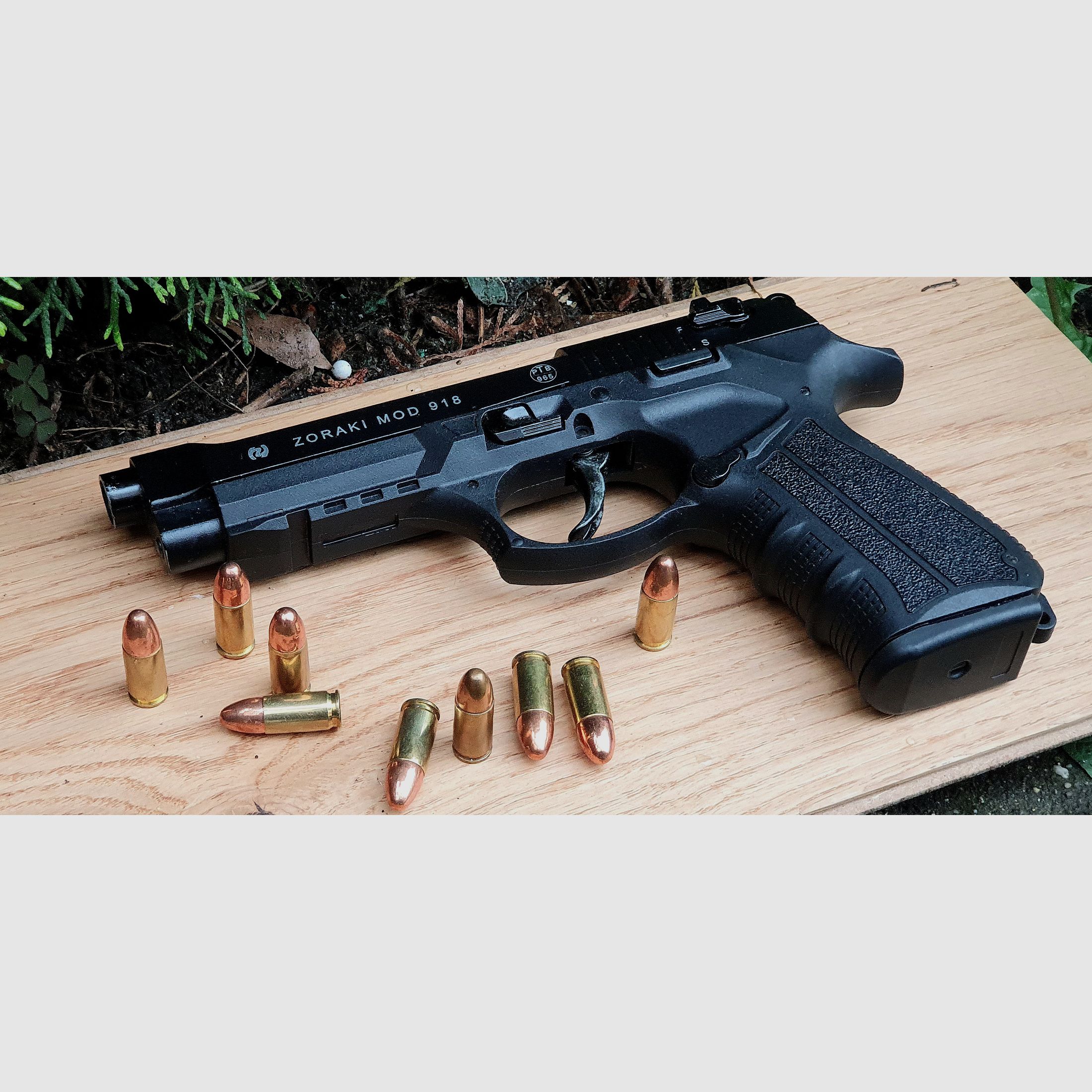 Zoraki 918  PTB Gas / Schreckschuß Pistole , 18 + 1 -schlüssig, 2 Zusatzmagazine+ Lederholster
