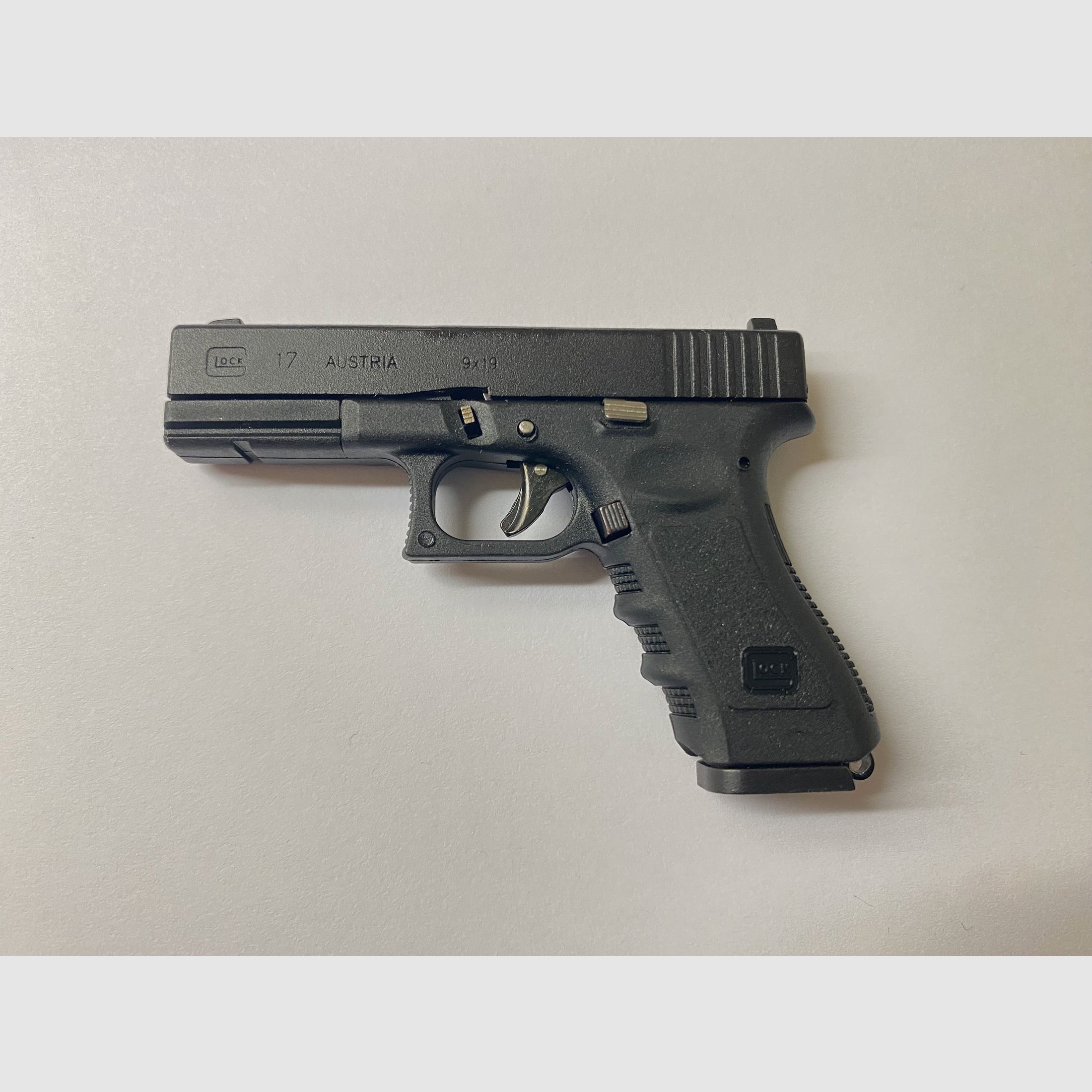 Glock 17 1:3 Mini Schlüsselanhänger mit Box