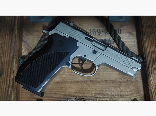 IWG Defender 9 mm P.A.K (PTB 727) Schreckschuss Pistool