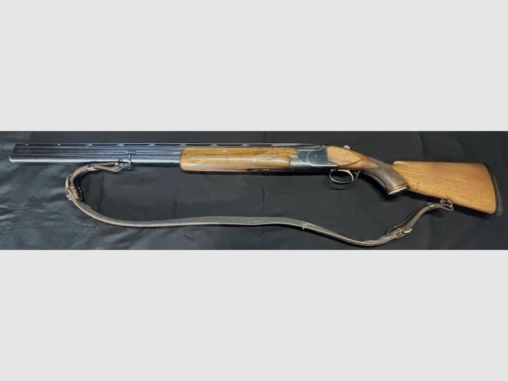 FN B 25, image 1 of 10