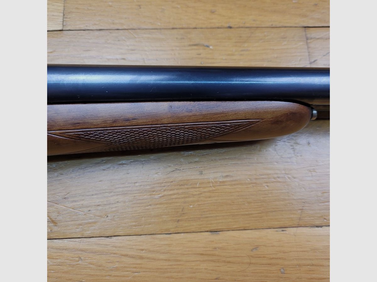 Bellissimo fucile sovrapposto con cane esterno – In 12/70 – Di Victor Sarasqueta sotto il marchio Ego – Vere piastre percussive (!) – Alto livello di finitura – Calcio a pistola con guancia viennese in noce oliato senza il minimo segno – Grande riserva alla chiave – Canne a specchio con perfetta brunitura – Prova 1200 bar -Come nuovo, immagine 8 di 38