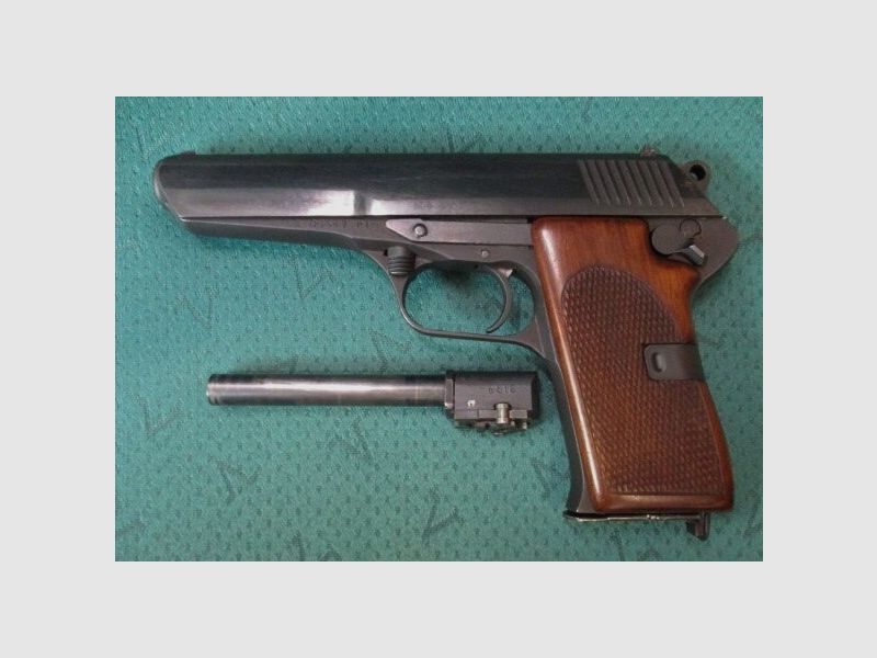 Pistolet CZ M52 9mm Luger z wymienną lufą 7,62mm Tok, zamek rolkowy 52