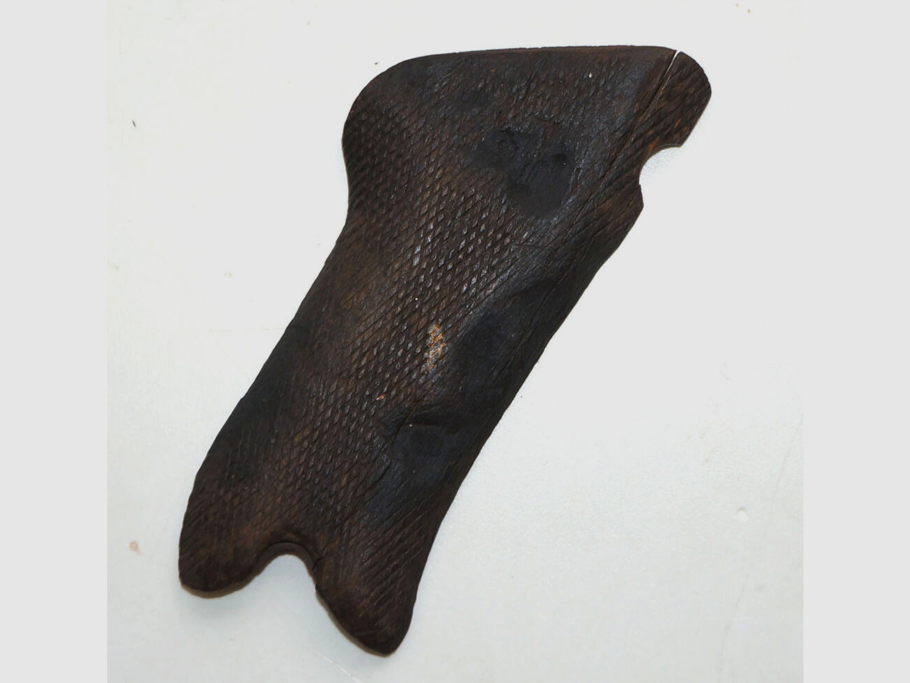 Fabbrica d'armi di Berna Lotto usato di impugnature per pistola d'ordinanza svizzera Parabellum 1900, 1906 cal. 7,65 mm Para P08