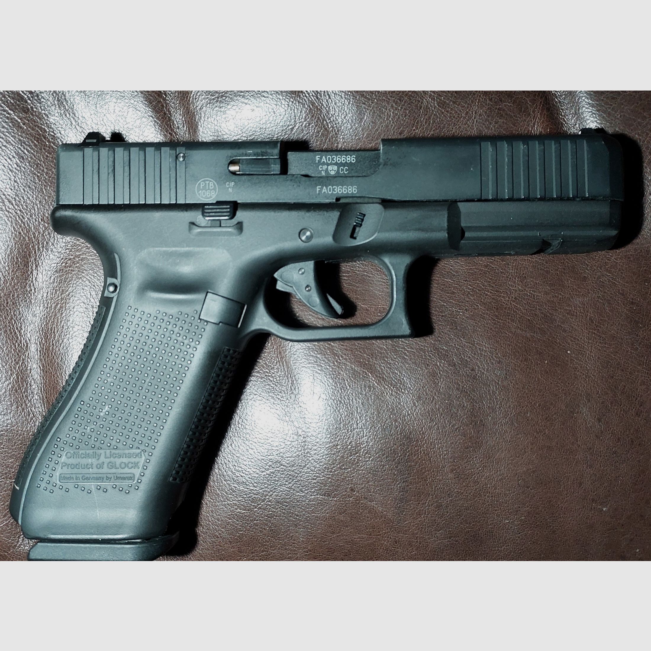 Glock 17 Gen5 Schreckschuss Pistole 9mm P.A.K. schwarz (PTB 1068) - 2 Magazine - Taktisches IWB Holster Rex Arms Sidecar