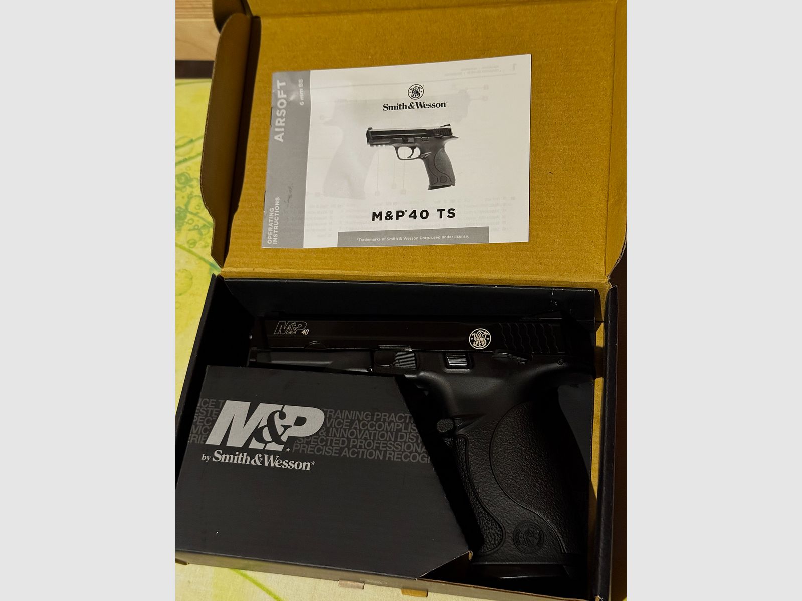 Smith & Wesson M&P 40 6mm GBB Airsoft