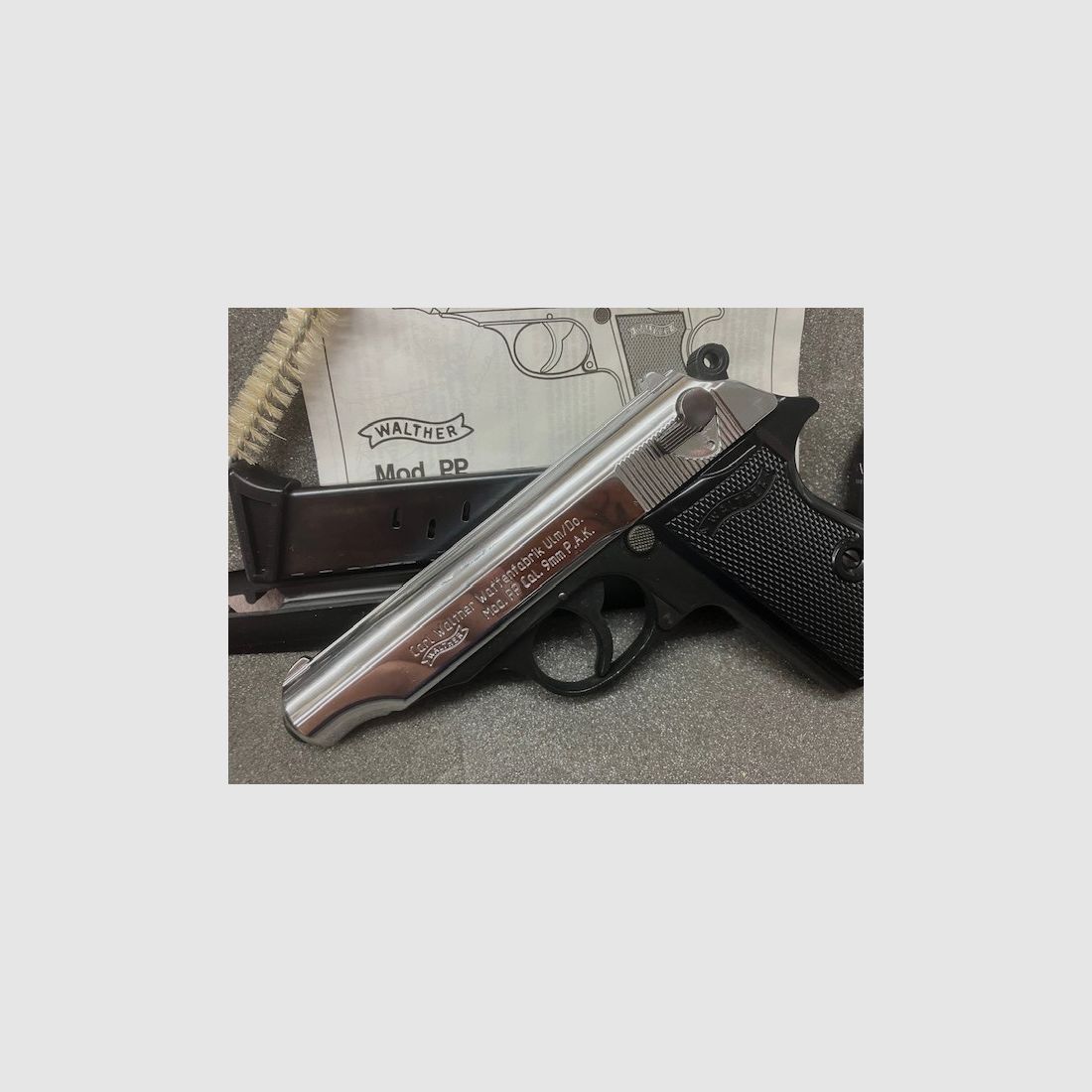 Walther PP polished Chrome, Kaliber: 9mm P.A.K., PTB Nr. 620, unbenutzt