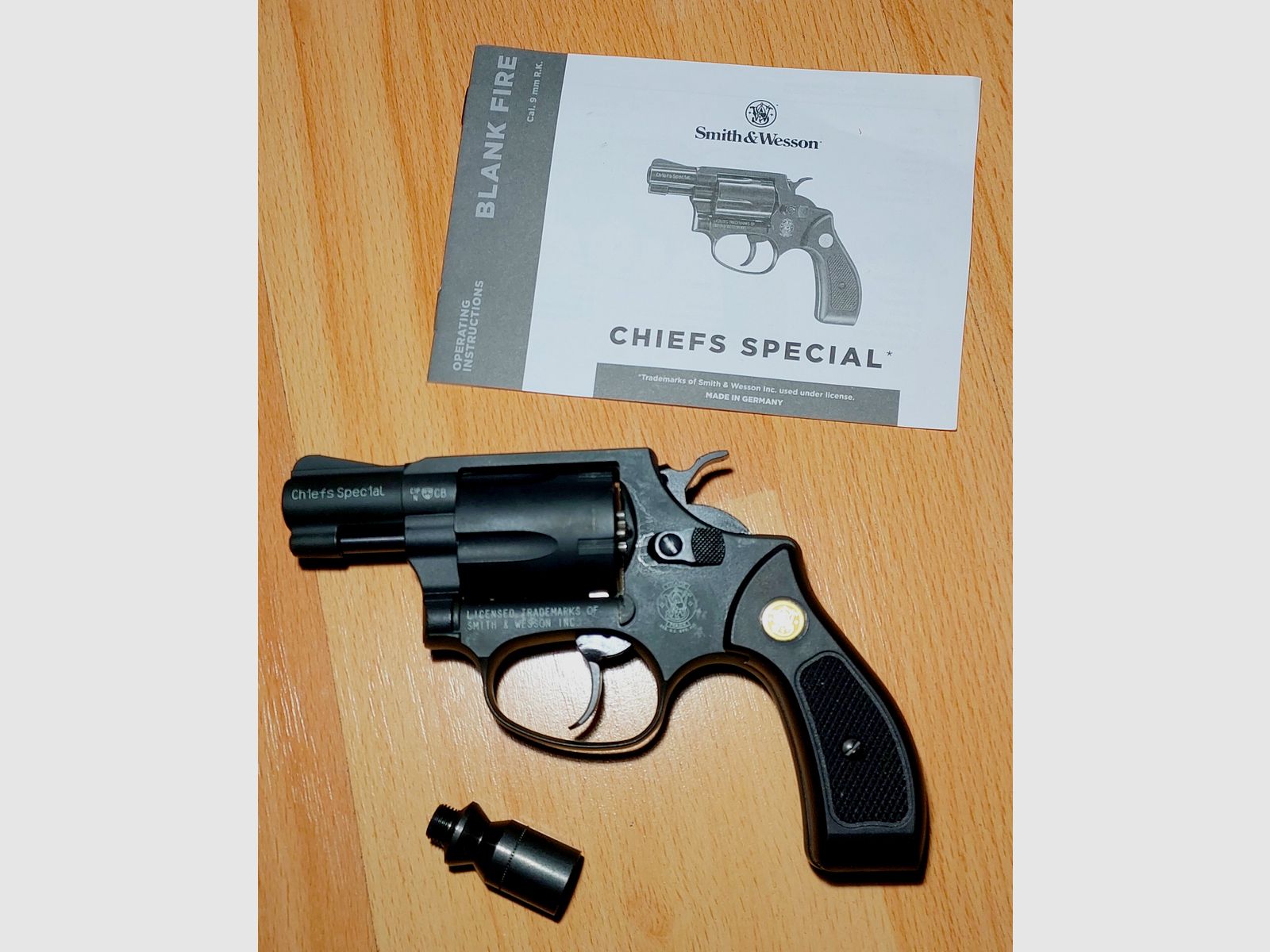 Smith & Wesson Chiefs Special blank firing revolver cal. 9mm R.K. blued (PTB 794)