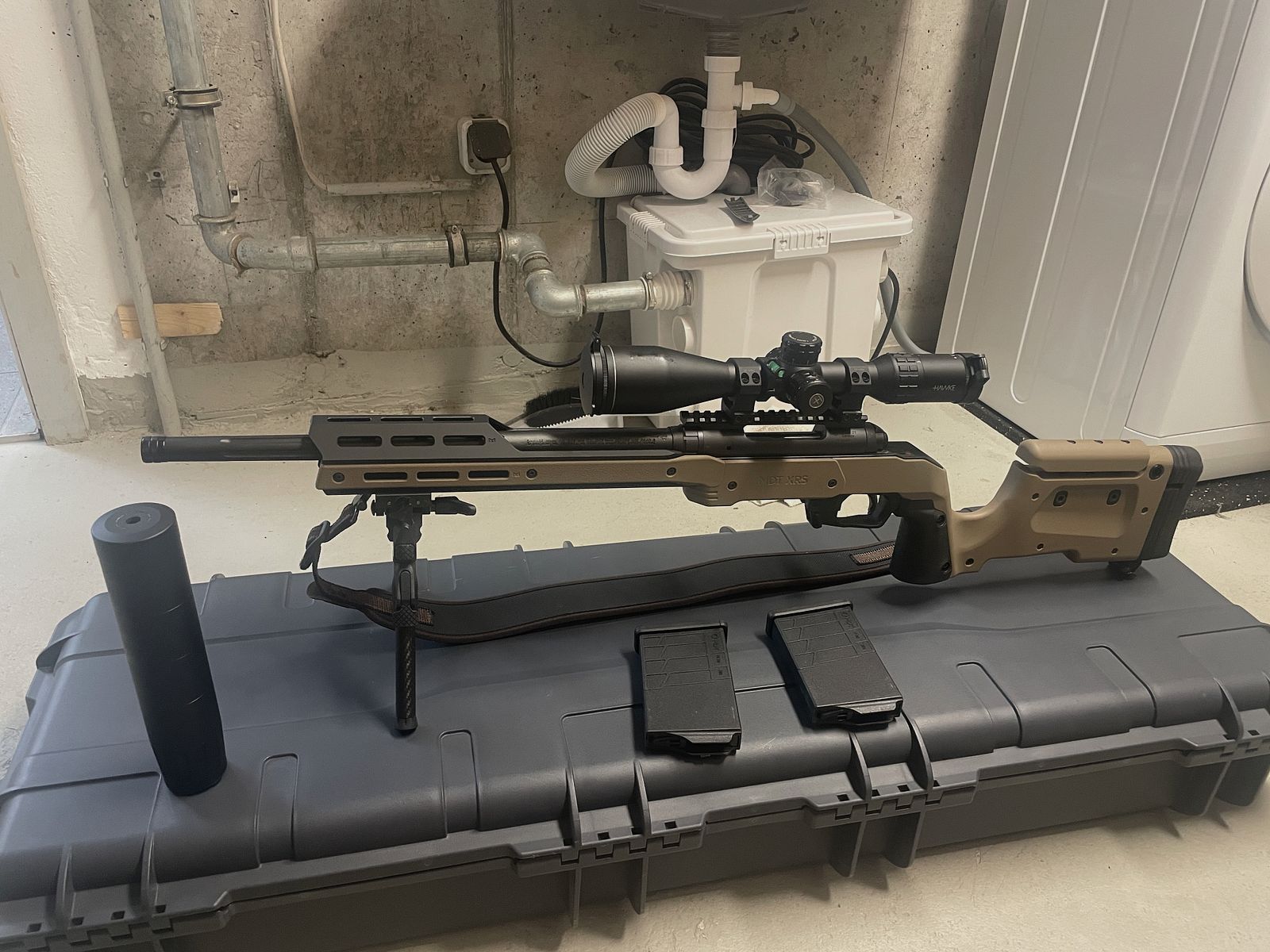 Savage Arms 110 Tactical Hunter in MDT XRS-Chassis, Komplett-Paket mit Schalldämpfer