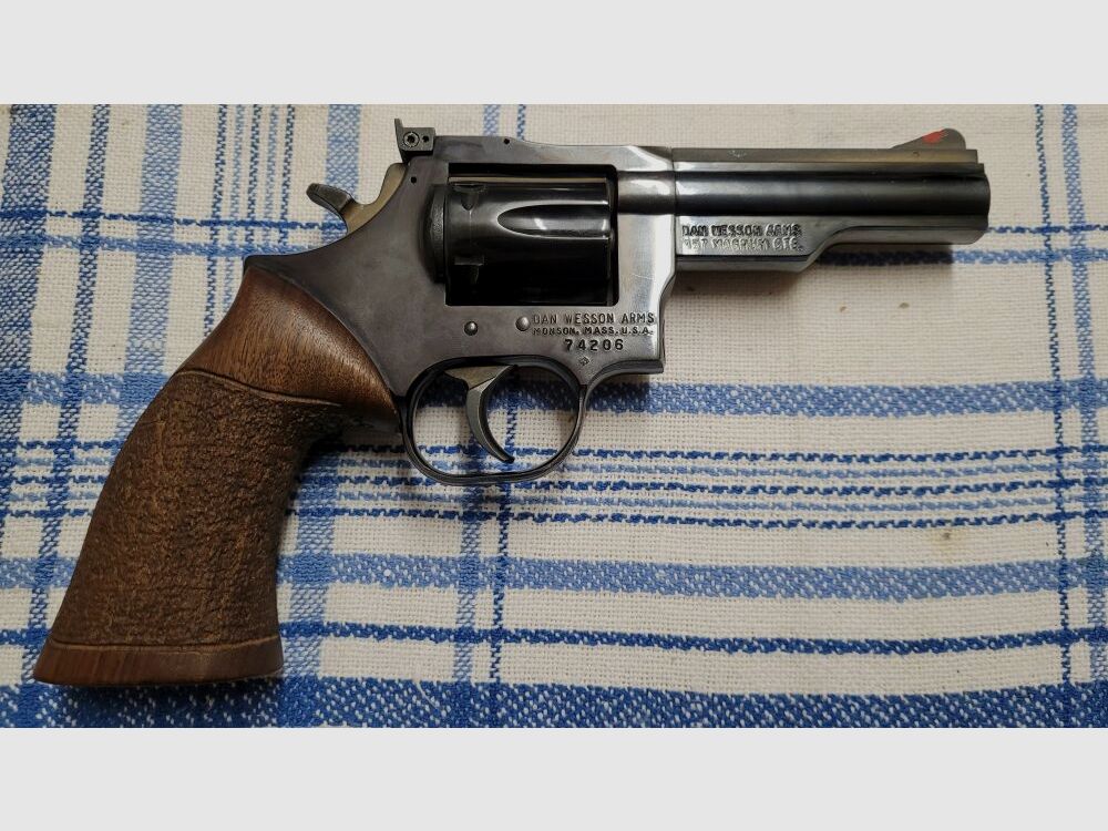 Dan Wesson Dan Wesson