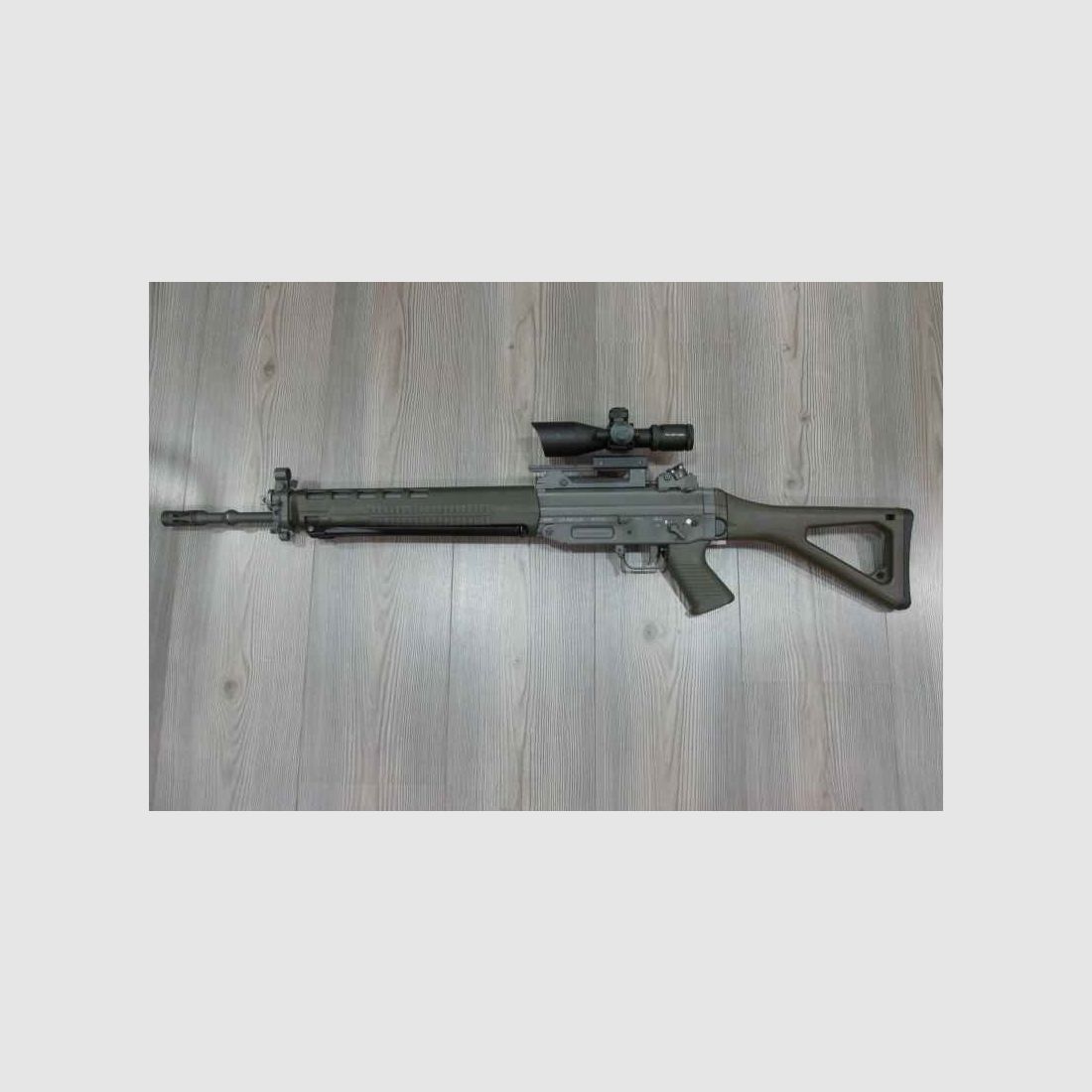 SIG 550 (vendu), image 2 sur 7
