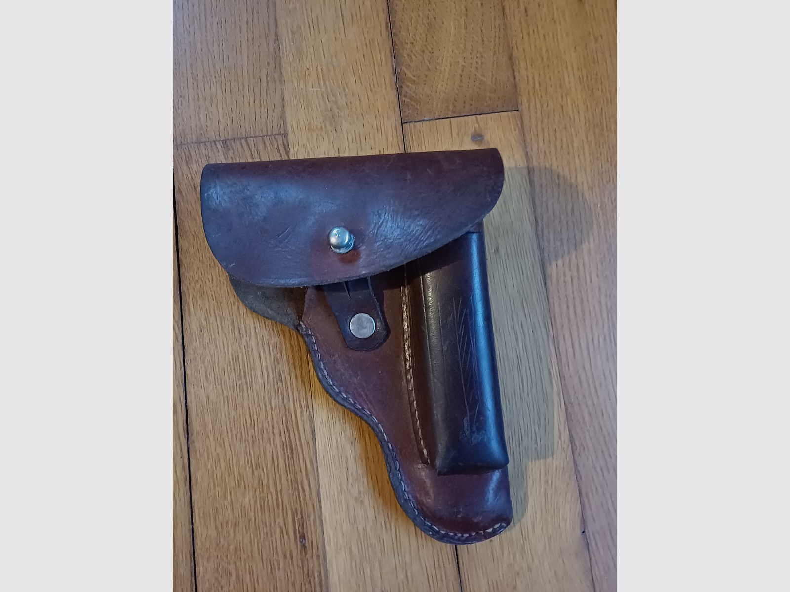 Pistol holster magazine pouch World War I World War II