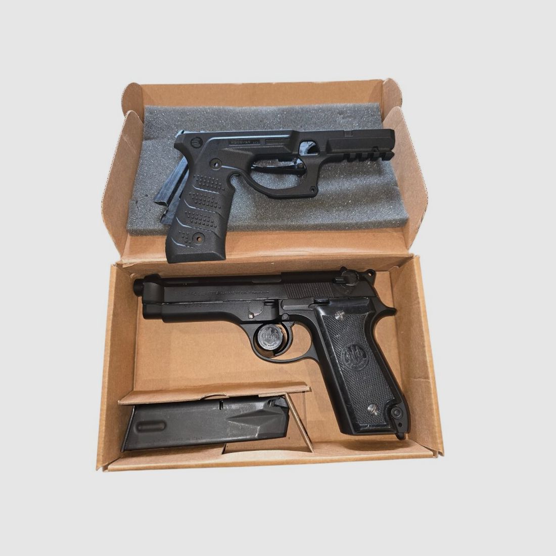 Pistole BERETTA 92S Kaliber 9×19 gebraucht + Revolver BC2, Bild 1 von 7
