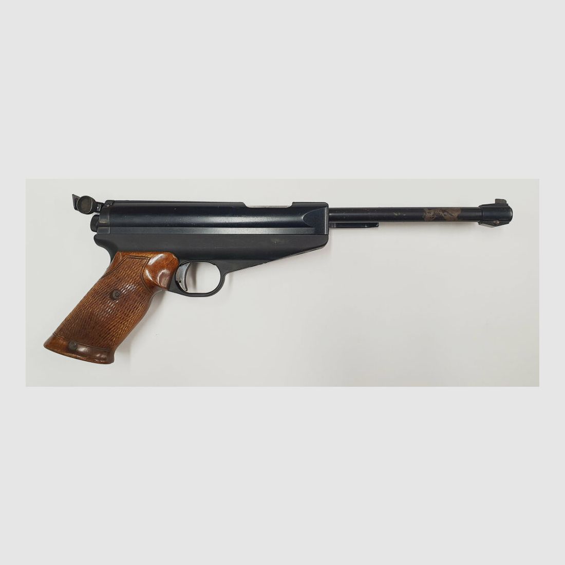 Feinwerkbau Feinwerkbau Mod. 65 4,5/.177 FWB 65 Mk. I , vierstellige Seriennummer, Federdruck / Seitenspanner