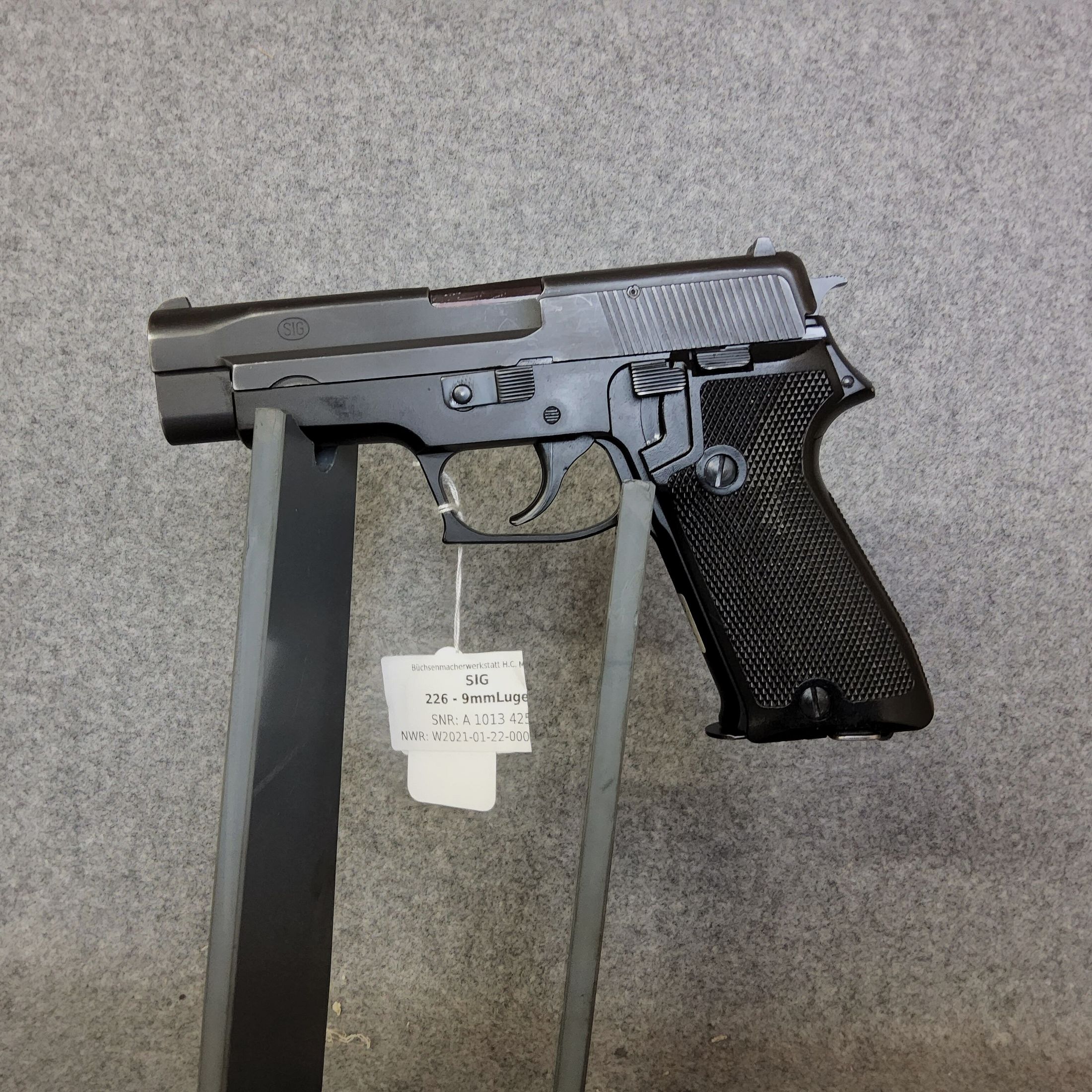 Sig-Hämmerli	 P75-schweizer Armee/ P220, Bild 1 von 4