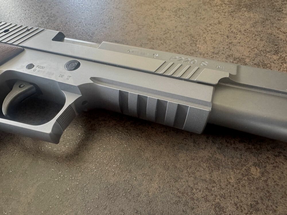 SIG Sauer P220 X-SIX .45Auto