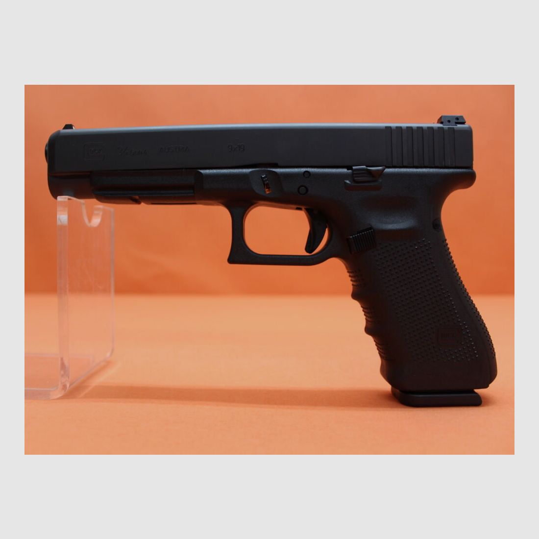 Glock	 Ha.Pistole 9mmLuger Glock34 Gen4 (ADJ) 135mm Lauf/ Reservemagazin (9mmPara/9x19)