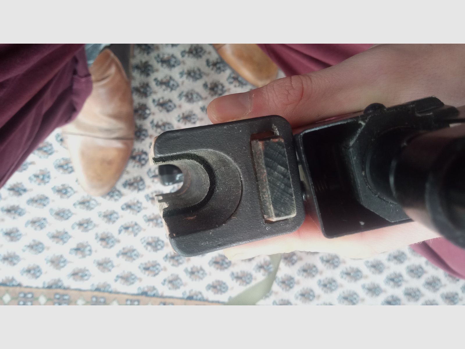 Originele AK47 (niet AKM!) onder houten handbescherming van beukenhout / Aangepast voor GSG Cybergun Co2 AK47 (China-Yunker)