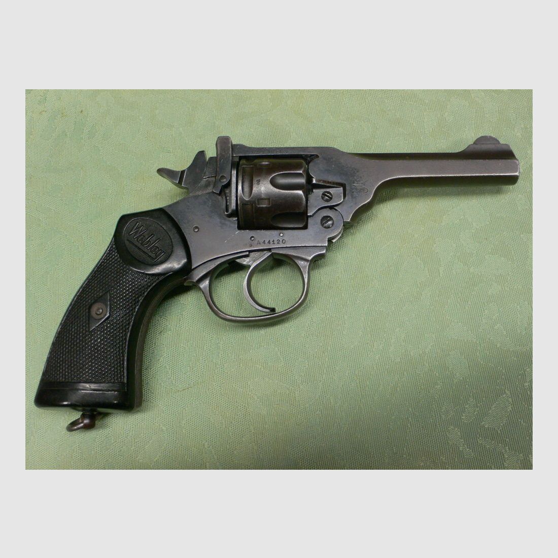 Webley&Scott Mark IV-38