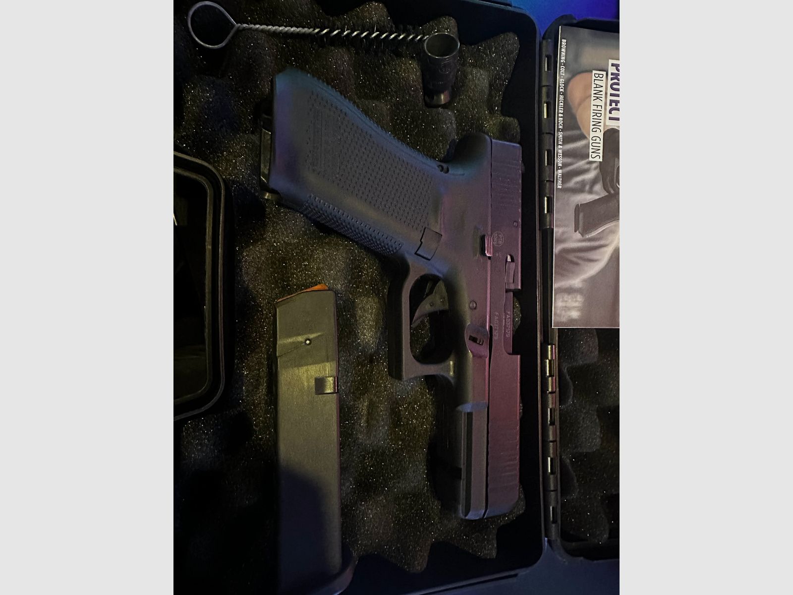 GLOCK 17 Gen5, 9 mm P.A.K. Schreckschuss UMAREX