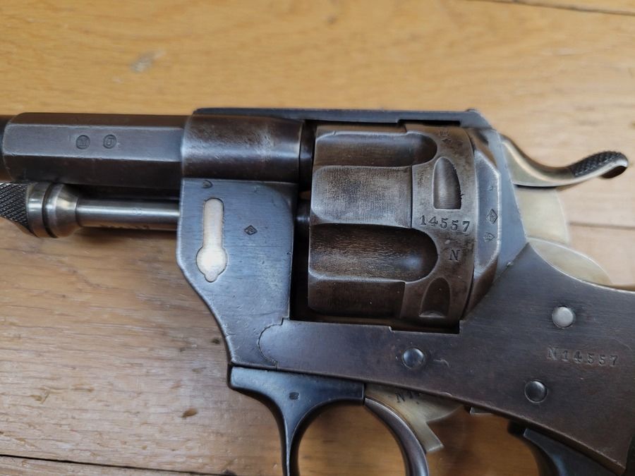 Très beau révolver d&rsquo;officier modèle 1874 – Arme intégralement mono-matricule – MAS en 1877 – Très beau canon – Mécaniquement impeccable – Excellent état !, image 21 sur 23