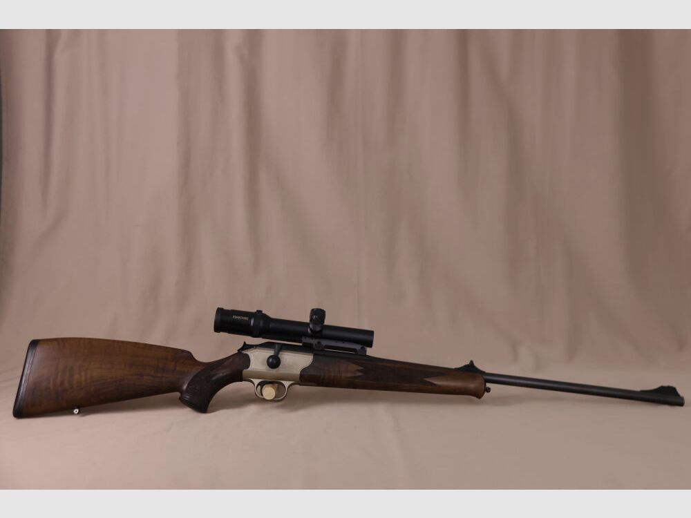 Blaser R93 // Holz // Swarovski mit Leuchtpunkt!!!