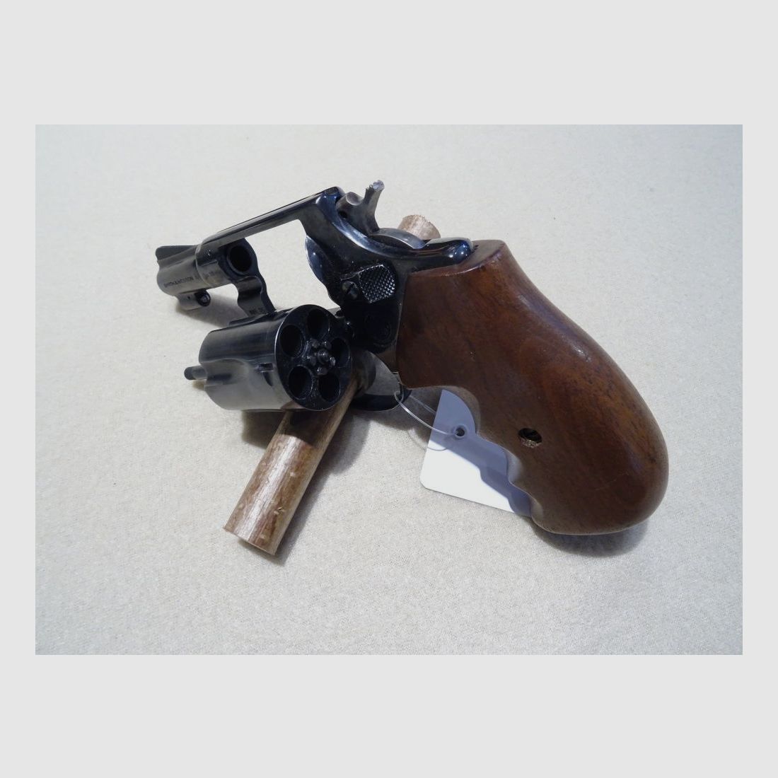Smith & Wesson 36, immagine 3 di 4