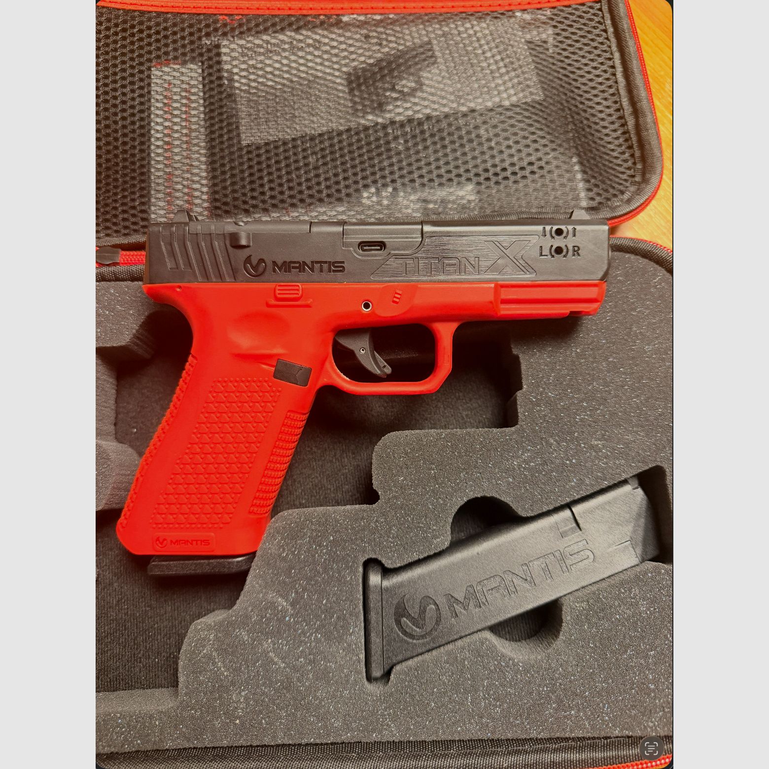 MANTIS TitanX Smart Laser training pistol – Model 702 (G45)