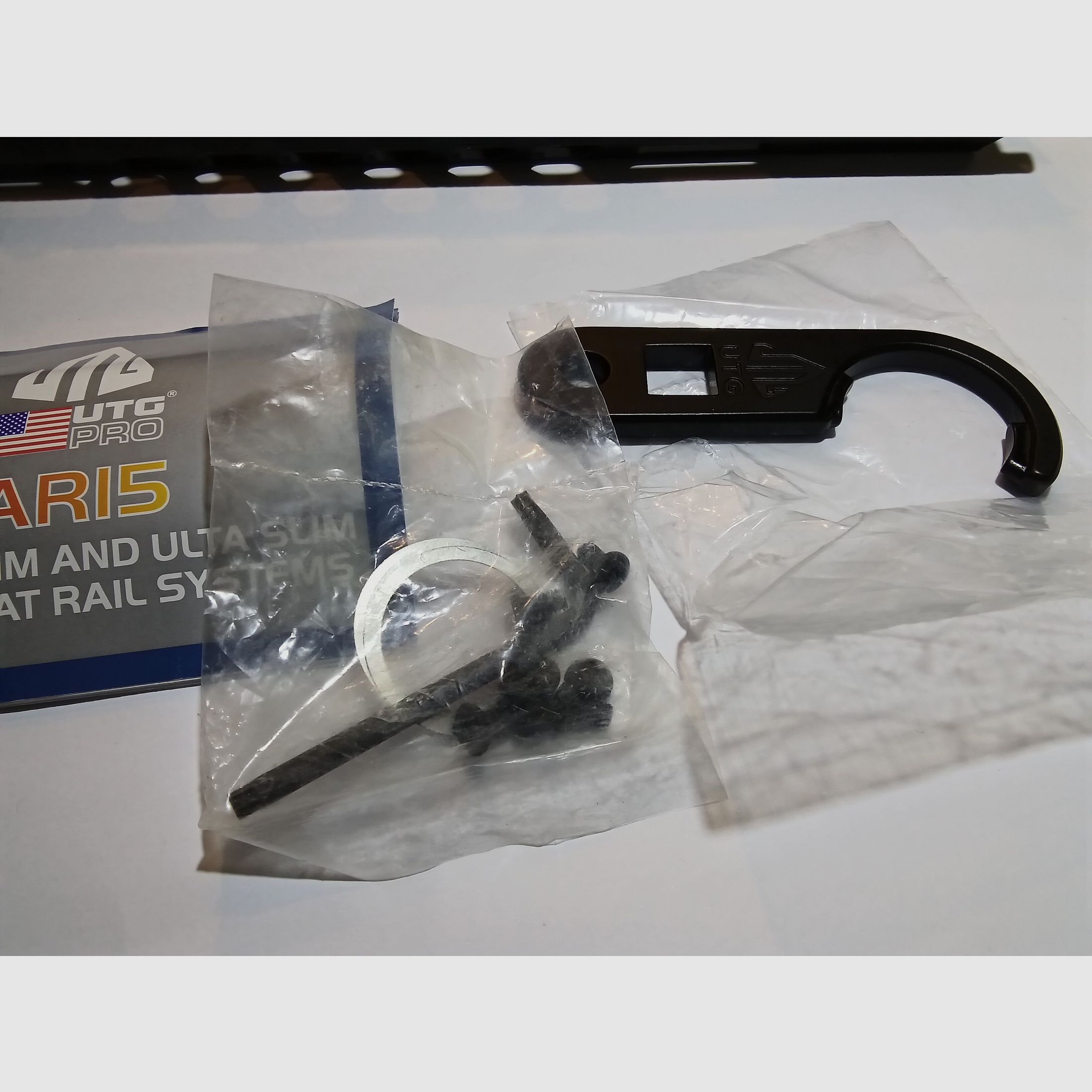 UTG Pro 10", handguard for AR15 like new!