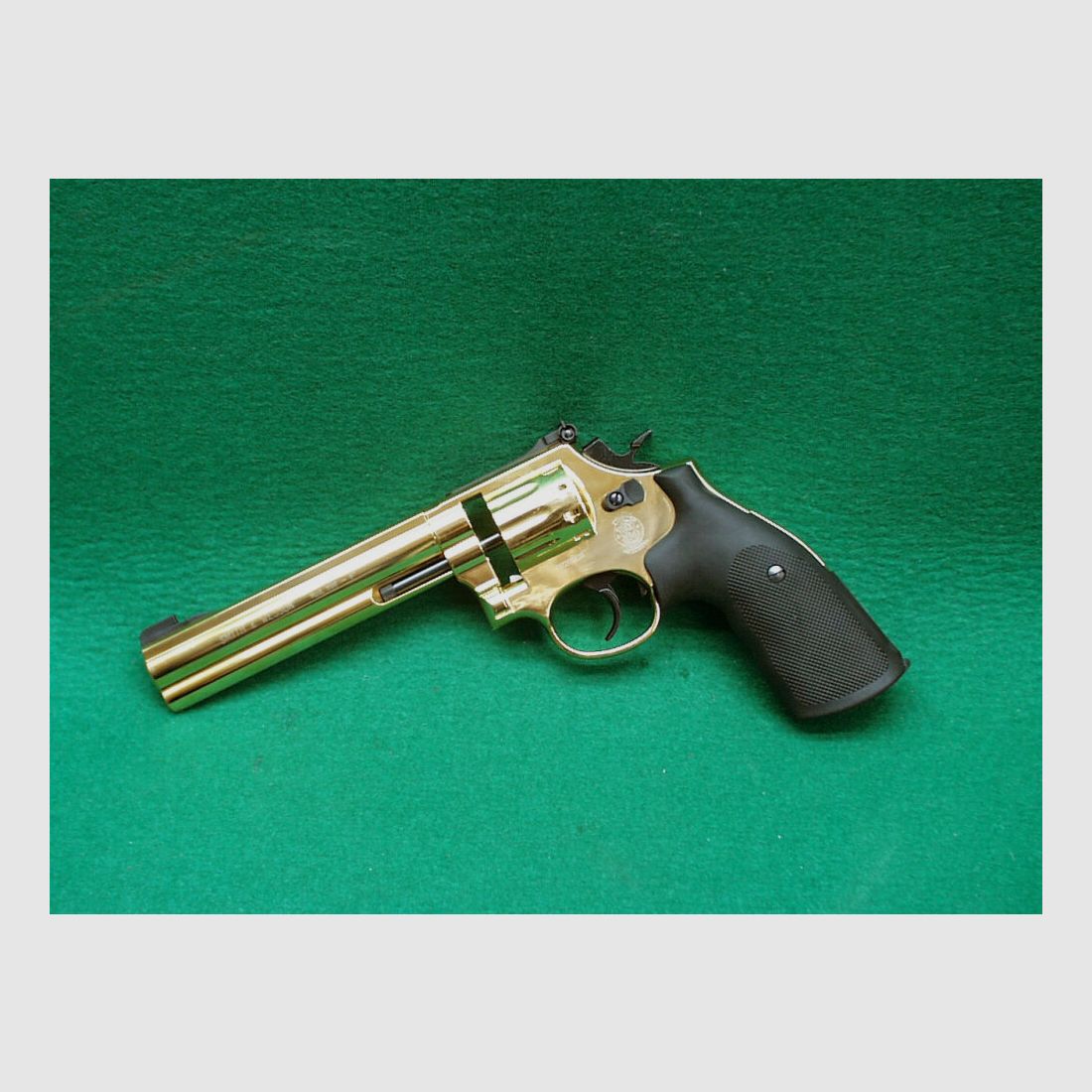 Umarex	 Smith&Wesson 686-6" Co2 Revolver, Gold Finish