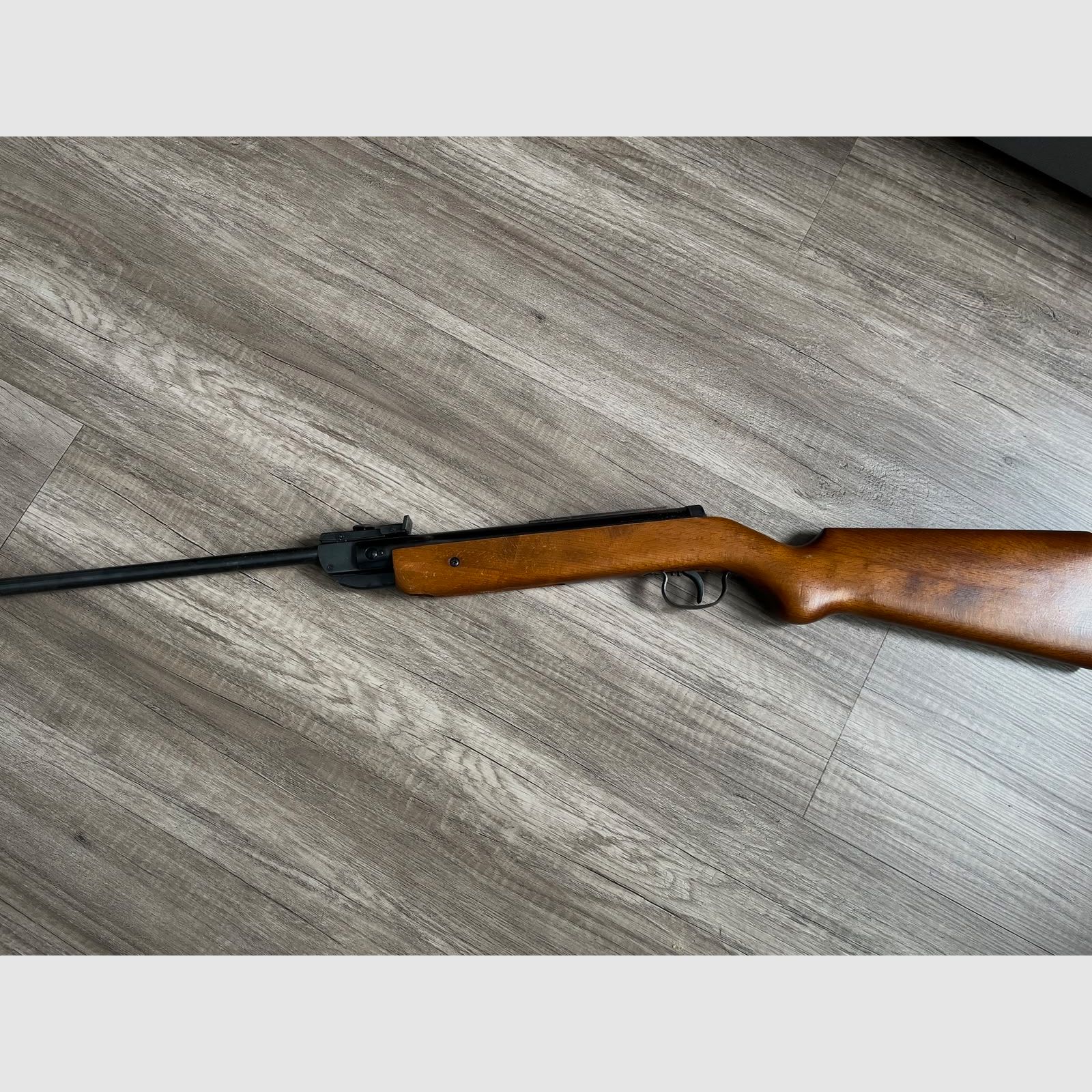 Breech-loading air rifle van het merk Diana