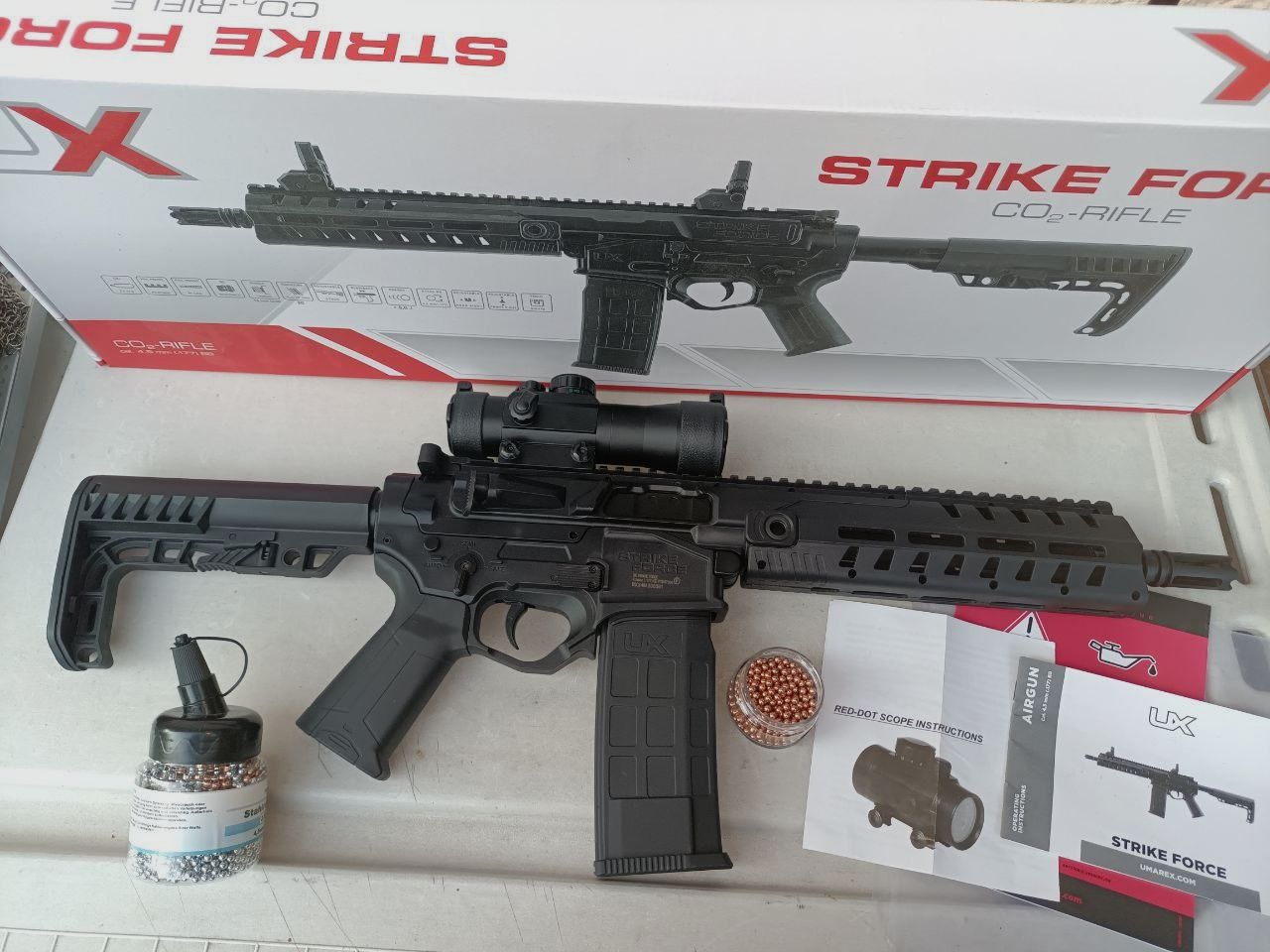 UX Strike Force CO2 Gewehr Red Green Dot Zielfernrohr 477 CO2 Kartuschen 4,5 mm BB Munition  