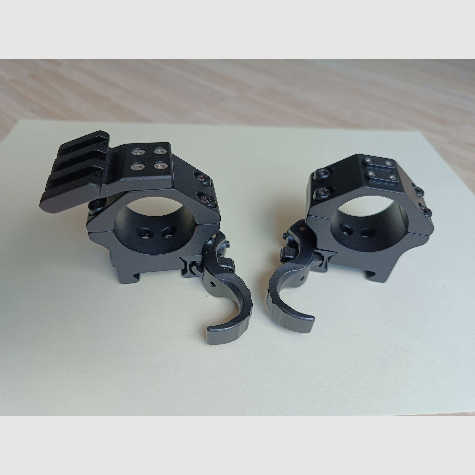 Montaż pierścieniowy celownika Era Tac z dźwignią zaciskową Picatinny 30 mm T1003-0010